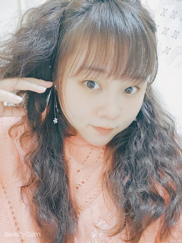 艾薇儿的第一张照片--仙游交友网